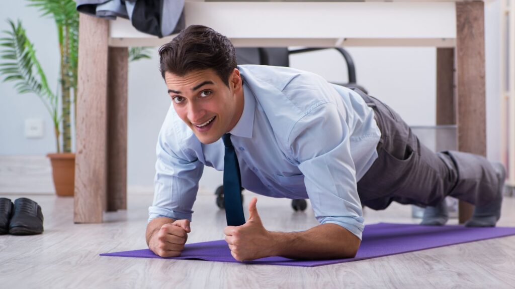 5 exercices a faire au bureau pour perdre du poids